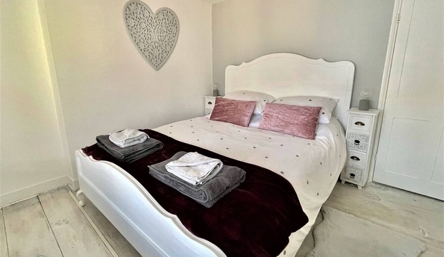 The Little Seahorse - Newly renovated near beach