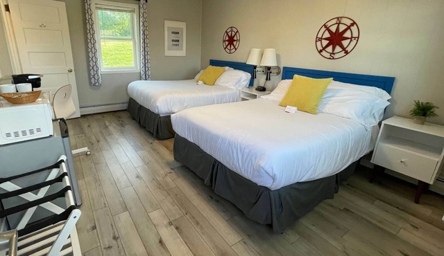 THE LITTLE VILLAGE , 2 Full Beds 101