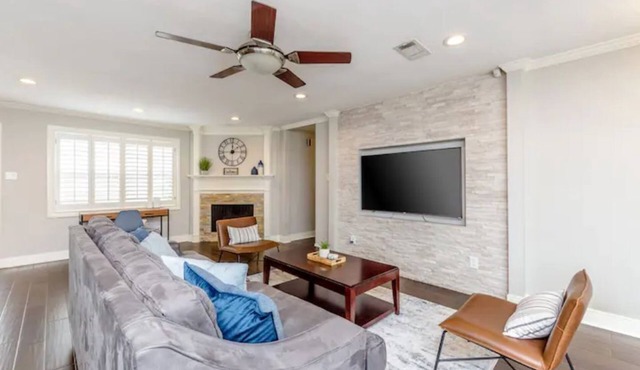 The Live Oak Place - Park Access - 3BR Serene Stay!