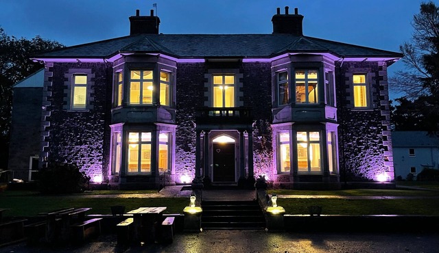 THE LLOYD GEORGE, family friendly in Bontnewydd, Gwynedd