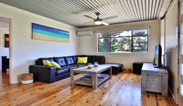 The Lobster Pot – 550m to Warrain Beach