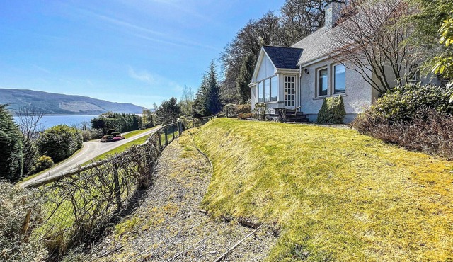 The location overlooking Loch Ness is truly outstanding.