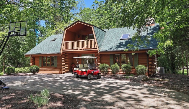 The Lodge at Geneva Lake |Golf Cart |Impressive Log Cabin |Deck |Abbey Springs |Beach |Pools