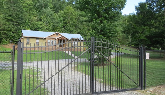 The Lodge: A Family Retreat Near Smith Lake