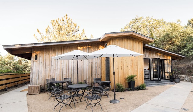 The Lodge: A Spacious Retreat for Groups - Events, Nature, & Luxury Combined!