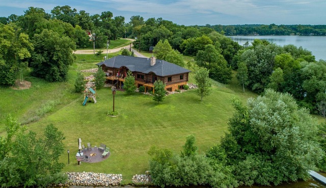 The Lodge at Diamond Point