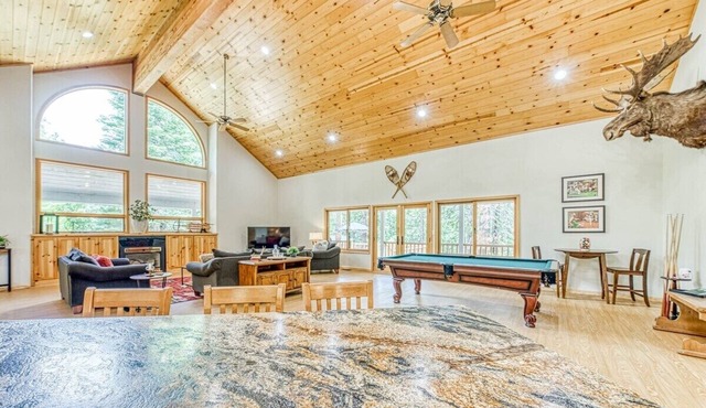 The Lodge at Rock Shelf *AC & modern amenities!