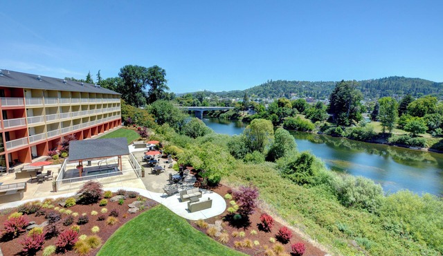 The Lodge at Roseburg