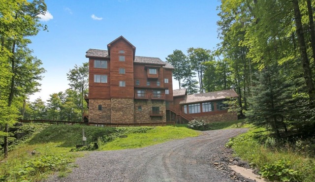 The Lodge at Wolverton Heights is a fabulous stay on slopes! Tons of amenities!