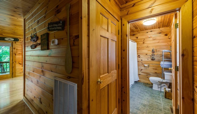 The Lodge-Cab.14 at MC Marina on Dale Hollow Lake near Standing Stone State Park