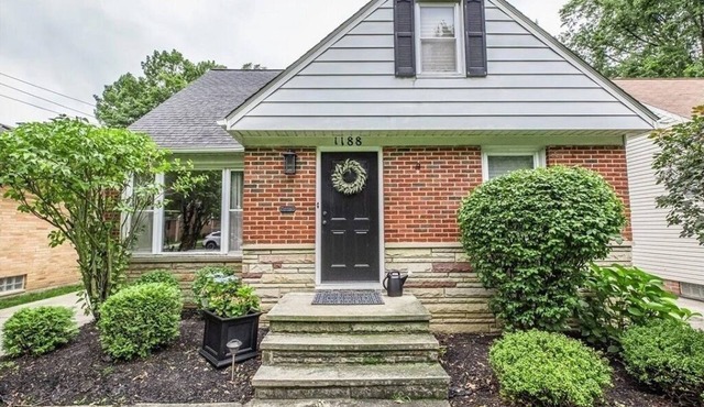 The Lodge-Cozy 4 BdRm home w/step-in shower close to CCF/UH, universities n more