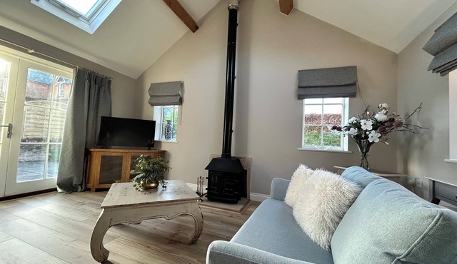 The Lodge - Elegant Peaceful Countryside Escape