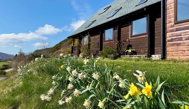 THE LODGE, family friendly, with open fire in Beauly