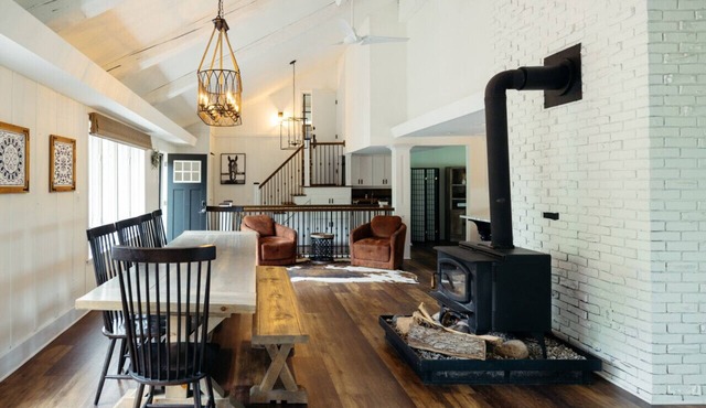 The Lodge|Hot Tub|Horses|Hiking|Wood Stove