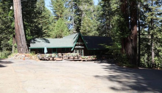 "The Lodge" River Access 2 Kitchens Dines 18 pplnn