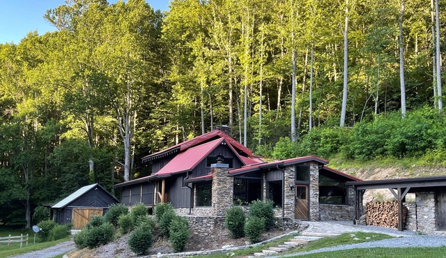 The Lodge: Riverfront Log Home in Blue Ridge Mtns