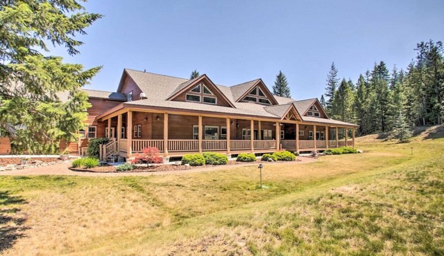 The Lodge · Secluded Lodge with Mountain Views and Hot Tub