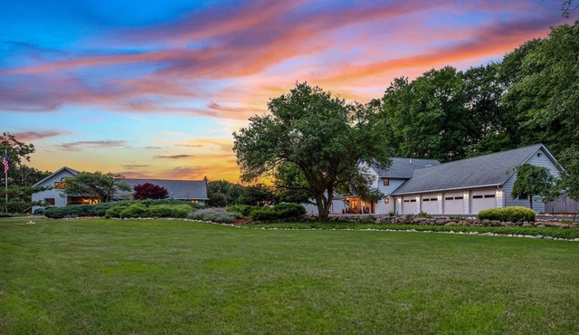 The Lodge at Rush Lakes Guest House