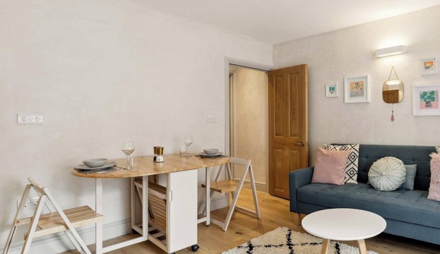 The Loft - 1 Bed Luxury Apartment with Bathtub