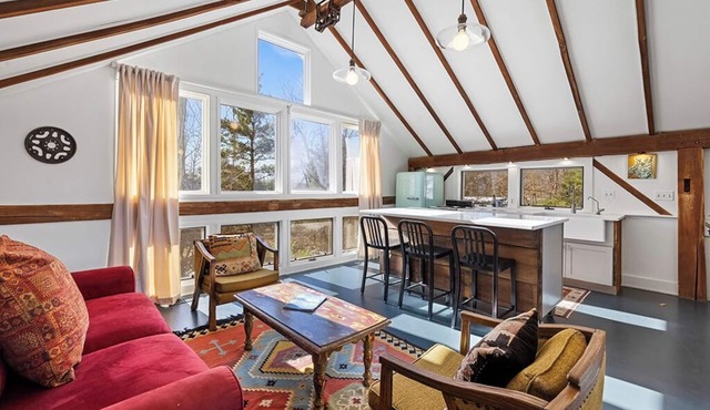 The Loft at 33 Acre Berrywood Farm with Firepit, Bocce Court, Trails and Ponds