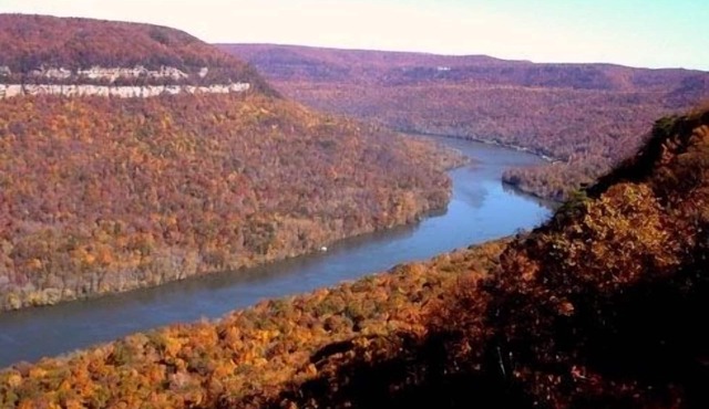 The Loft at River Canyon! Lakefront! NO FEES! FREE WIFI