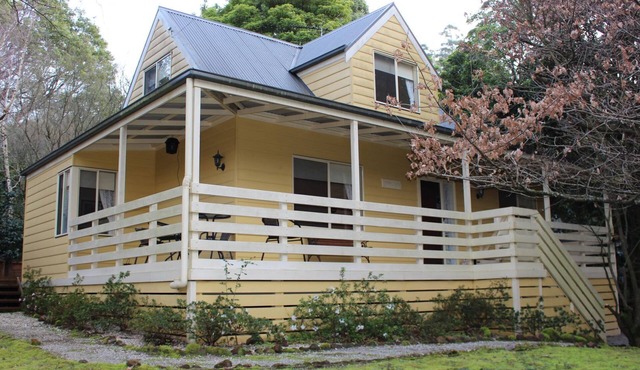 The Loft-Cottage WarburtonnSave by staying two nights or more