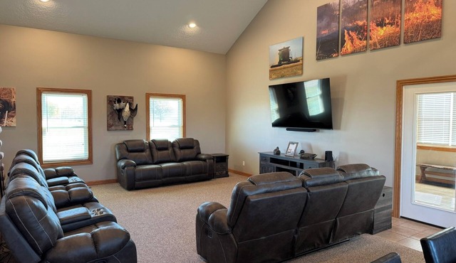 The Loft, Country living without the gravel roads