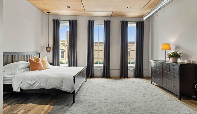The Loft: downtown loft apartment