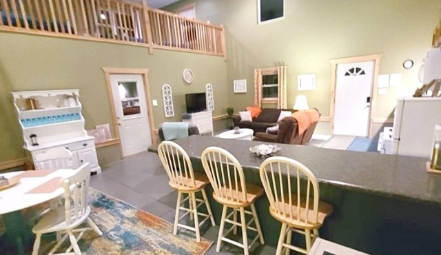 The Loft - Near Munising