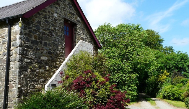 THE LOFT, romantic, with a garden in Fishguard