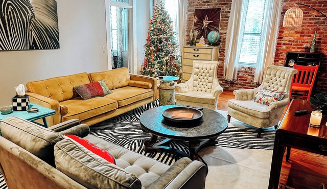 The Loft @ Studio115 a Charming Stay, Sleeps 6, in Downtown Bainbridge, GA