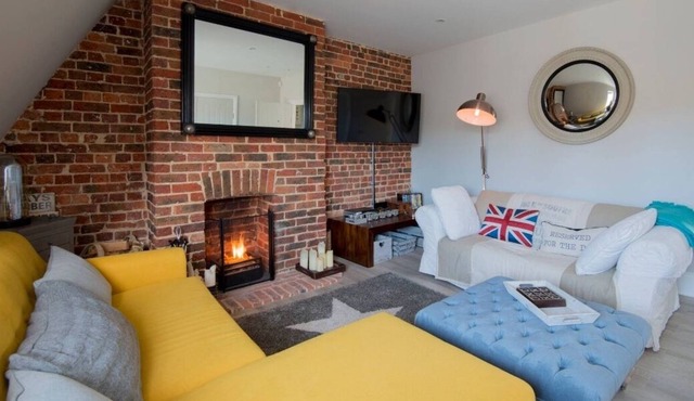 The Loft Style Midhurst Charming Apt Town Centre ideal for Cowdray & Goodwood
