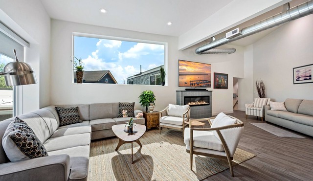 The Loft – Stylish Walkable Egg Harbor Retreat, Pet-Friendly Stay