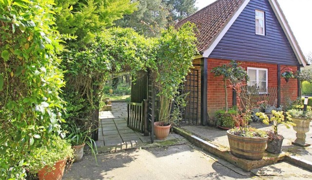 The Lofthouse - Two Bedroom House, Sleeps 4