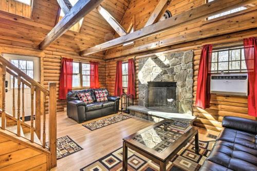 The Log Cabin Near Elk Mountain Ski Slopes