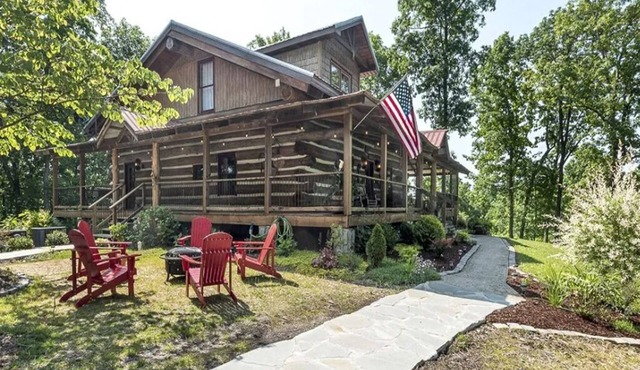 The Log Palace Private Guest Suite