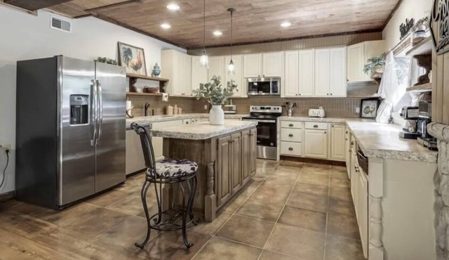 The Log Palace Private Guest Suite 2 Bedroom Cabin by RedAwning