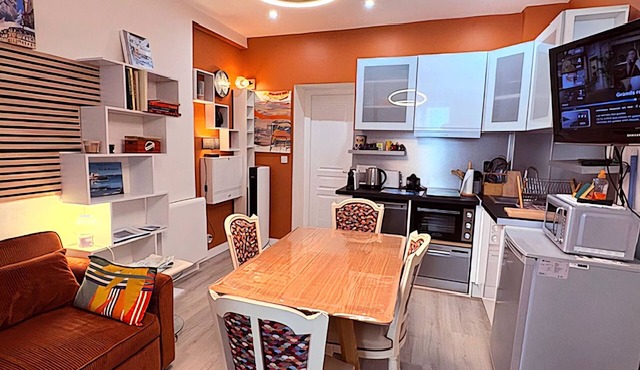 The London house, very nice and cosy apartment - 50m from the beach, unbeatable location!