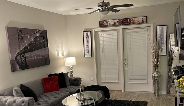 *The London Modern Luxury Rental* ATLANTA/POOL/BALCONY