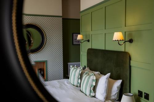 The London & Paris Hotel