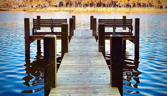 The Lone Oak River Retreat on The San Bernard River - Fisherman's Paradise!