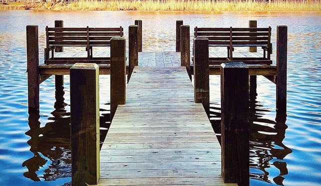 The Lone Oak River Retreat on The San Bernard River - Fisherman's Paradise!