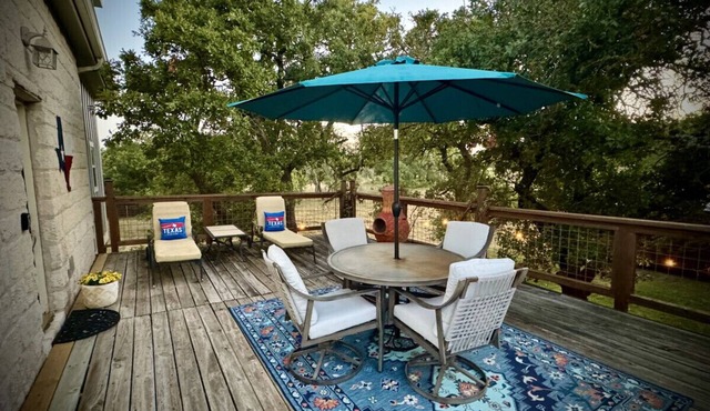 The Lonestar: Pool + Private Deck + Firepit