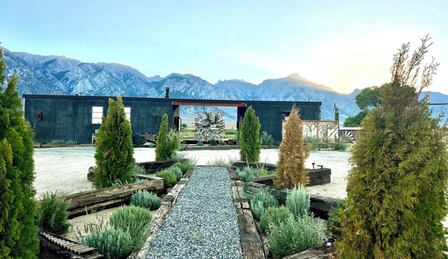 The LONEWEST Retreat in the Eastern Mountain Sierras