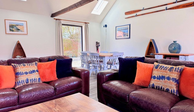 The Long Barn, Brick Kiln Barns, Dilham - Sleeps 6 in Luxury - Dog Friendly