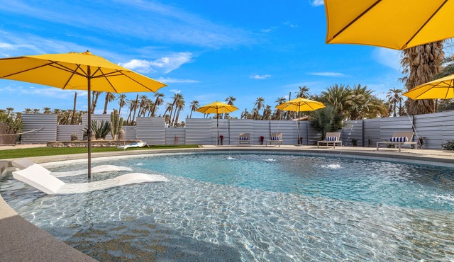 The Long Ranch - Sprawling 1 acre Horse Park Hideaway