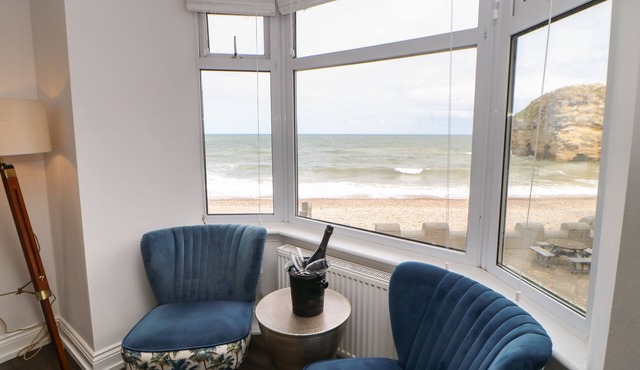 THE LOOK OUT, pet friendly, with a garden in South Shields