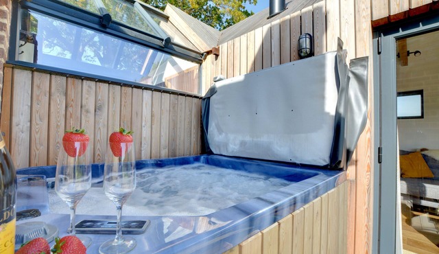 The Lookers Legacy - One Bedroom House, Sleeps 2