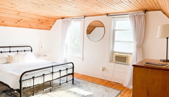 The Lookout at 148: A Cozy Haven in Winooski