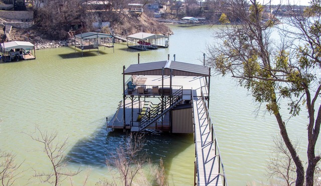 The Lookout at Lakewood, Lakefront Paradise with Ultimate Entertainment, Hot Tub and Dock